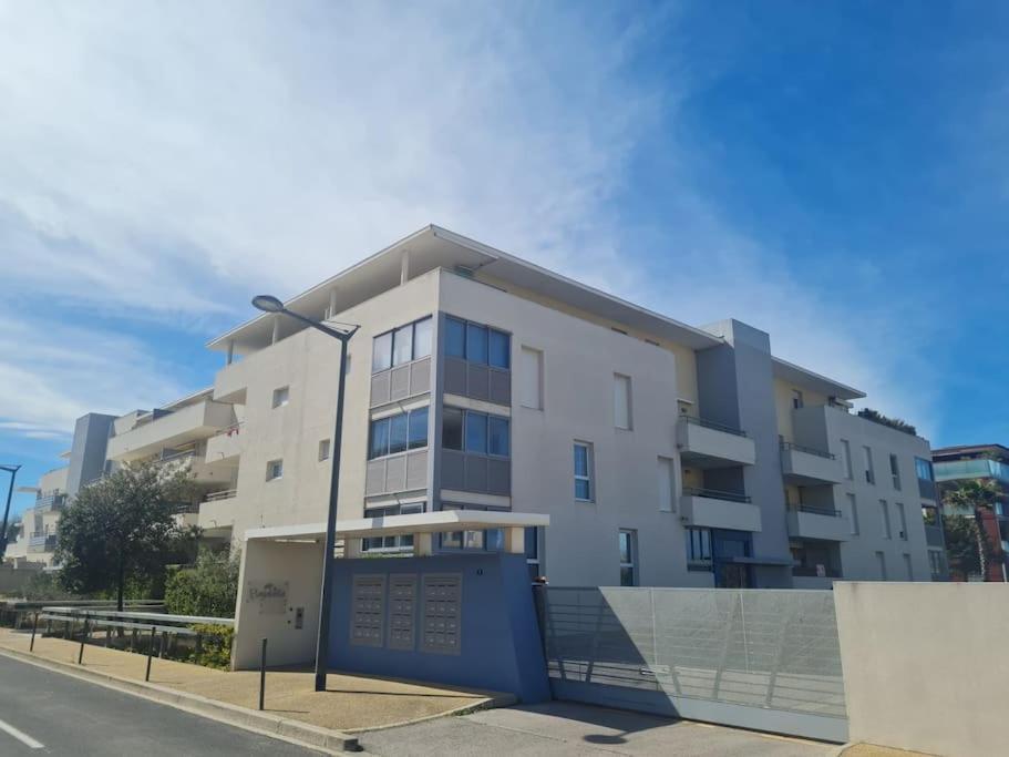 Studio A La Mer Avec Piscine Sete Exterior photo